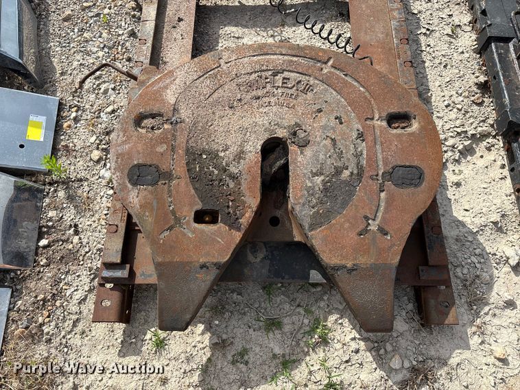 image for item FC1929 (6) sliding fifth wheel plates