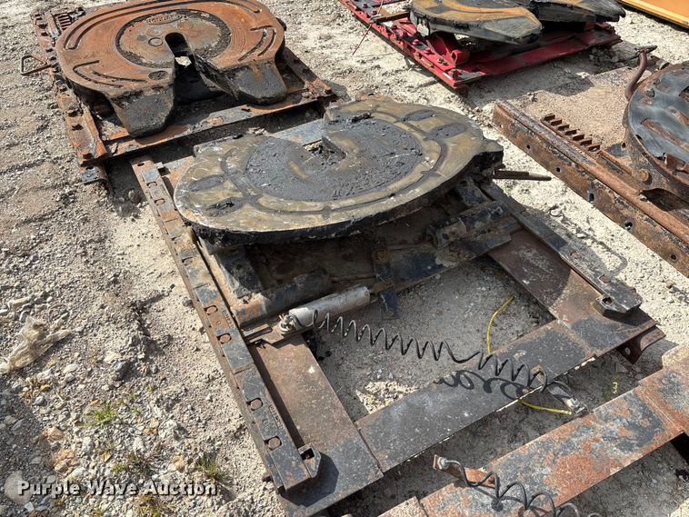 image for item FC1929 (6) sliding fifth wheel plates