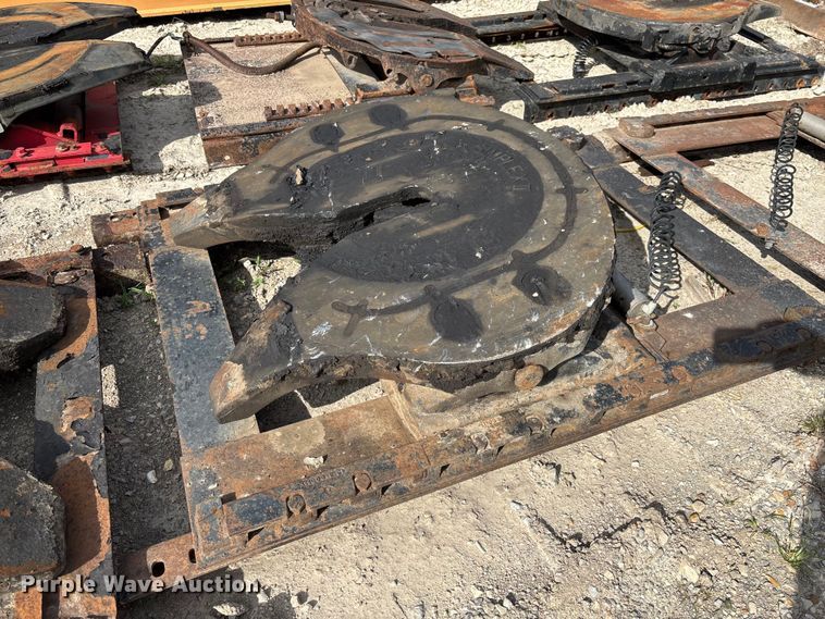 image for item FC1929 (6) sliding fifth wheel plates