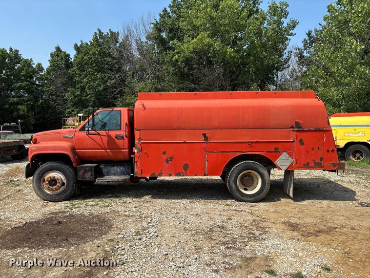 image for item FC1967 1993 Chevrolet C7 Kodiak fuel truck