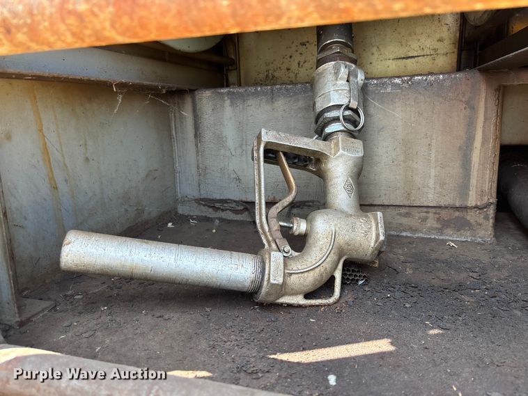 image for item FC1967 1993 Chevrolet C7 Kodiak fuel truck