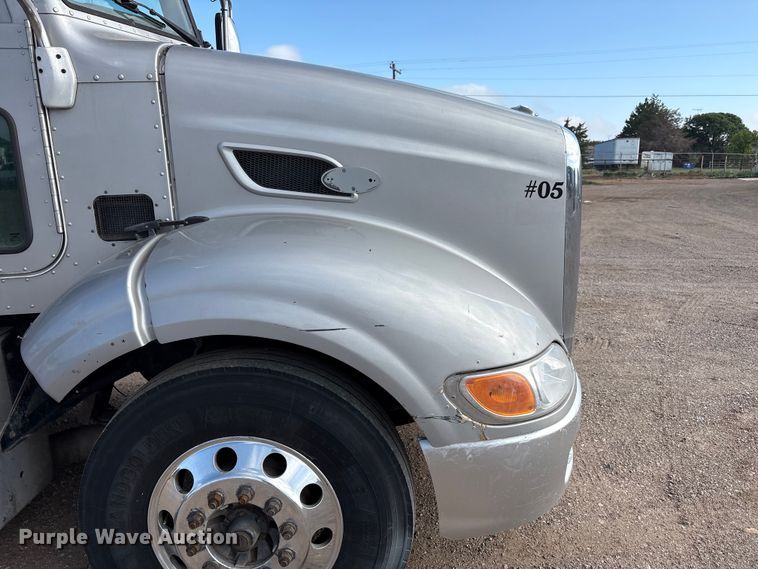 image for item FC2450 2012 Peterbilt 384 semi truck