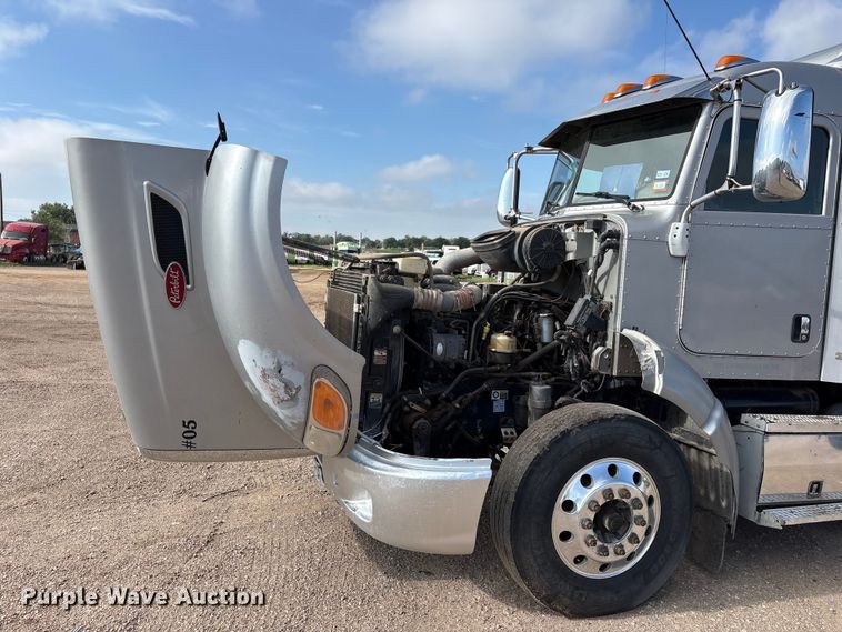 image for item FC2450 2012 Peterbilt 384 semi truck