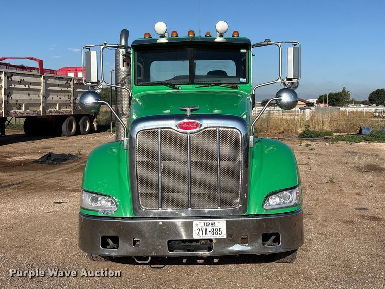 image for item FC2451 2013 Peterbilt 384 semi truck