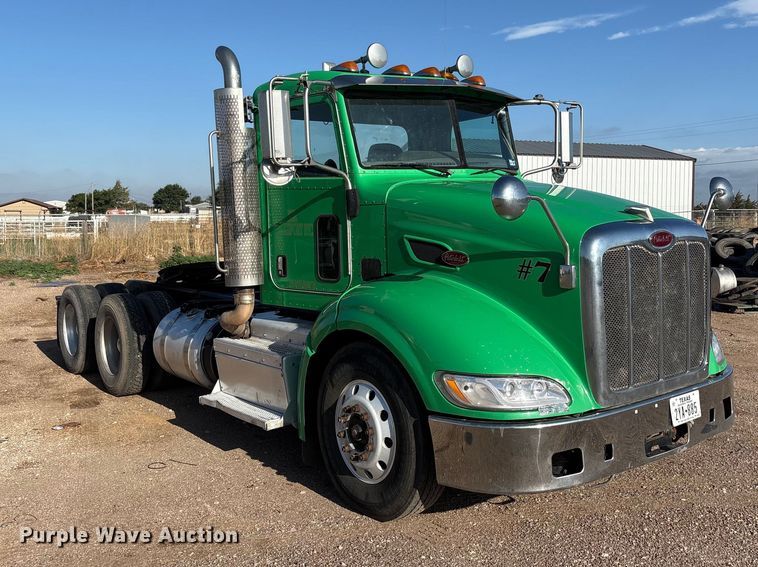 image for item FC2451 2013 Peterbilt 384 semi truck