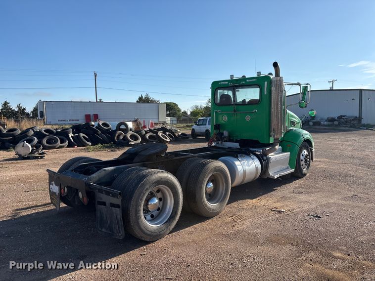 image for item FC2451 2013 Peterbilt 384 semi truck