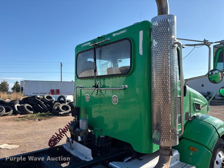 image for item FC2451 2013 Peterbilt 384 semi truck