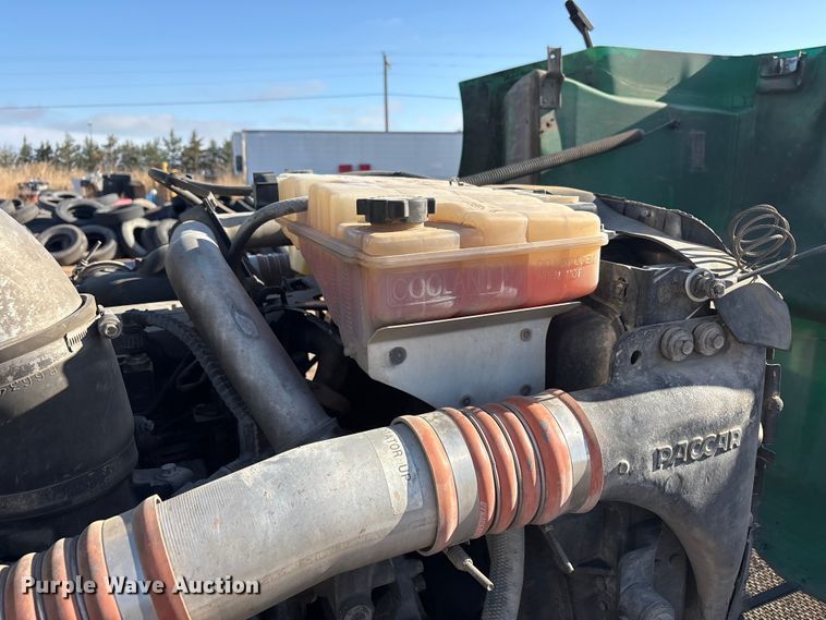 image for item FC2451 2013 Peterbilt 384 semi truck