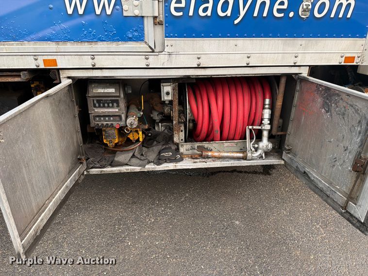 image for item FC3251 2014 Freightliner Business Class M2 box truck