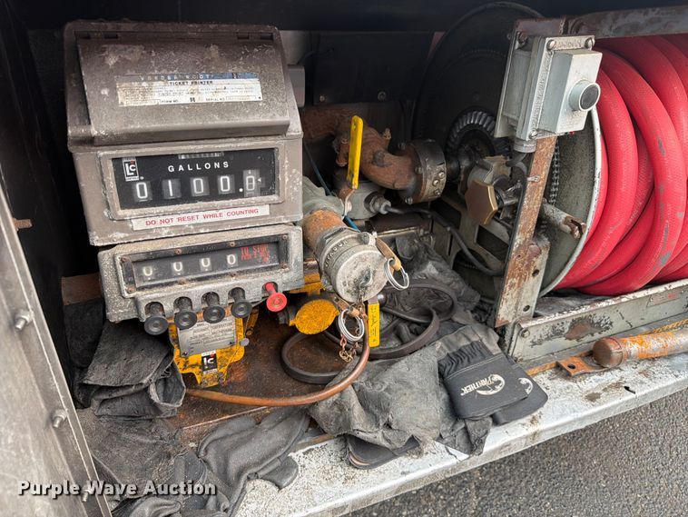 image for item FC3251 2014 Freightliner Business Class M2 box truck