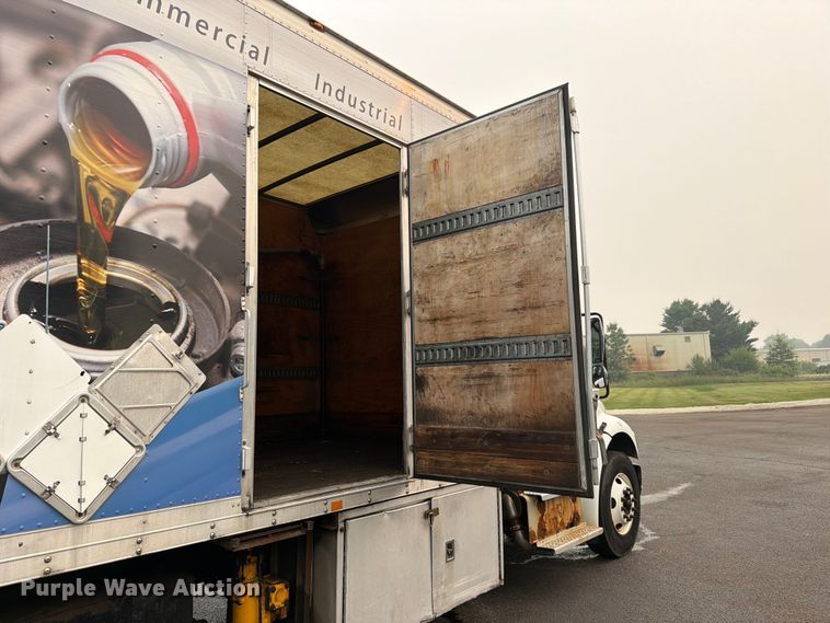 image for item FC3251 2014 Freightliner Business Class M2 box truck