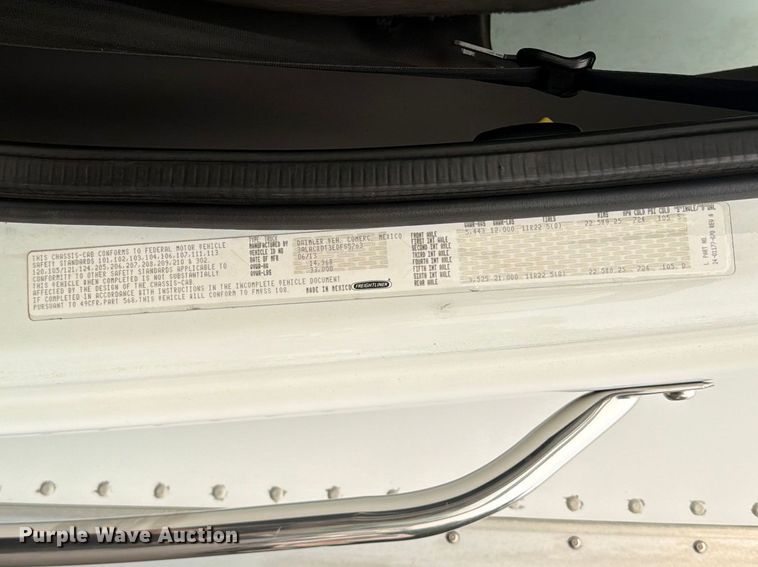 image for item FC3251 2014 Freightliner Business Class M2 box truck