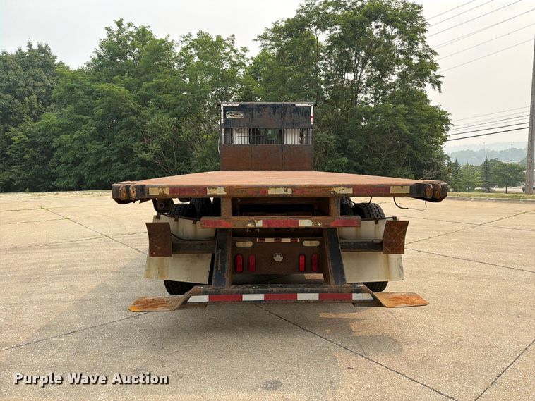 image for item FC3252 2005 Kenworth T800 flatbed truck