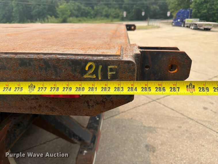 image for item FC3252 2005 Kenworth T800 flatbed truck