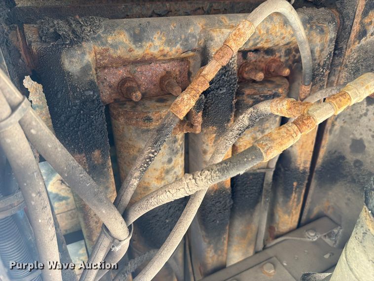 image for item FC3252 2005 Kenworth T800 flatbed truck