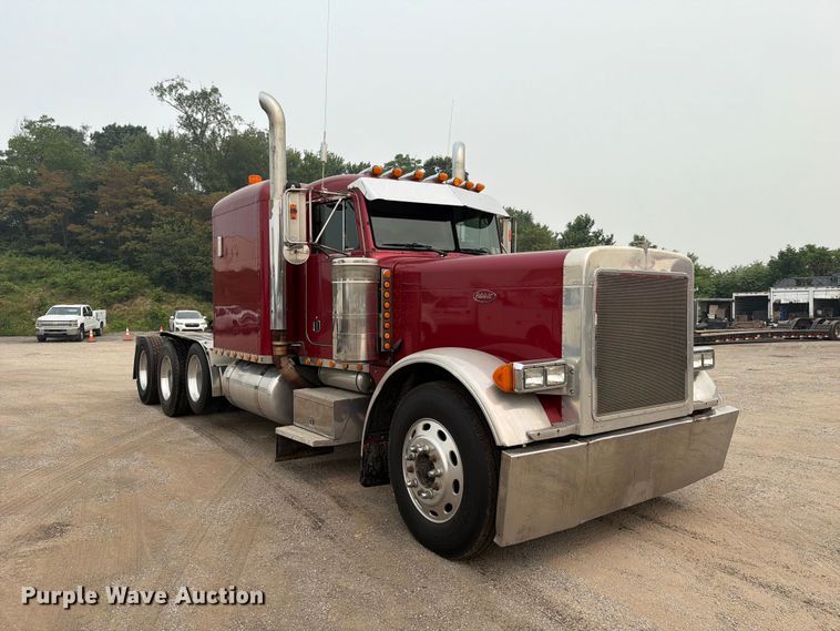 image for item FC3253 2003 Peterbilt 379 semi truck