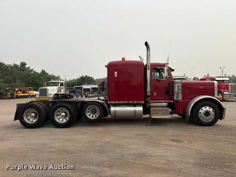 image for item FC3253 2003 Peterbilt 379 semi truck