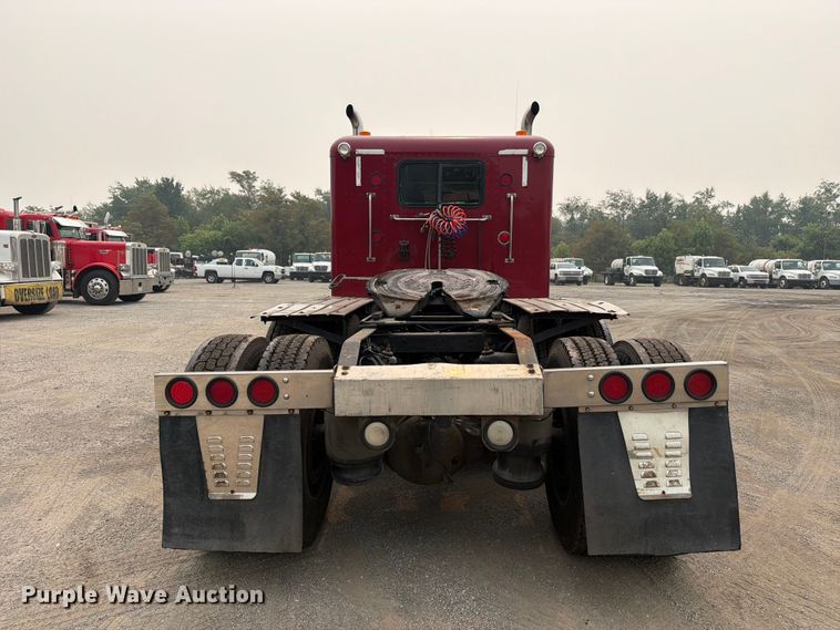 image for item FC3253 2003 Peterbilt 379 semi truck