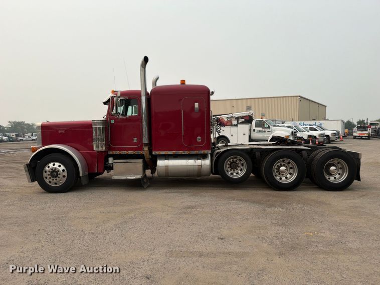 image for item FC3253 2003 Peterbilt 379 semi truck