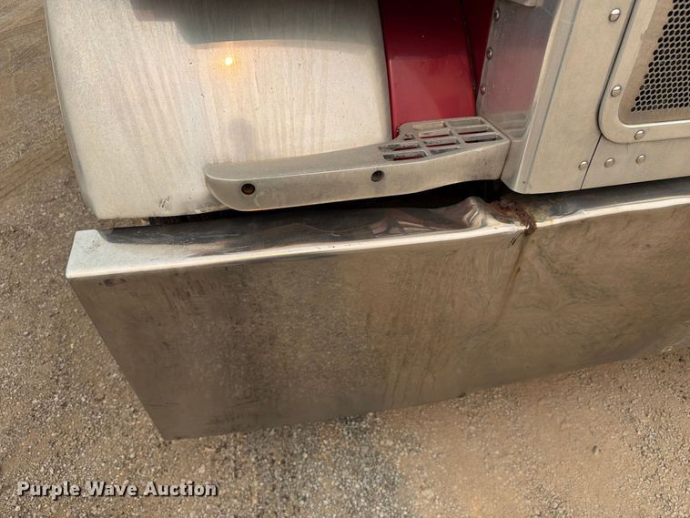 image for item FC3253 2003 Peterbilt 379 semi truck