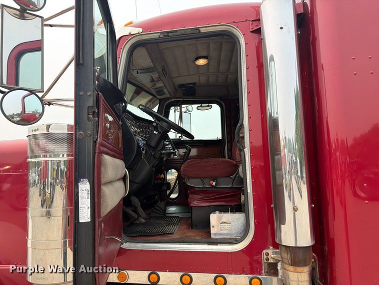 image for item FC3253 2003 Peterbilt 379 semi truck