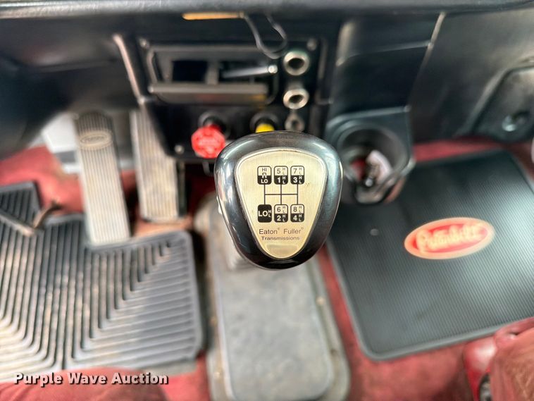 image for item FC3253 2003 Peterbilt 379 semi truck