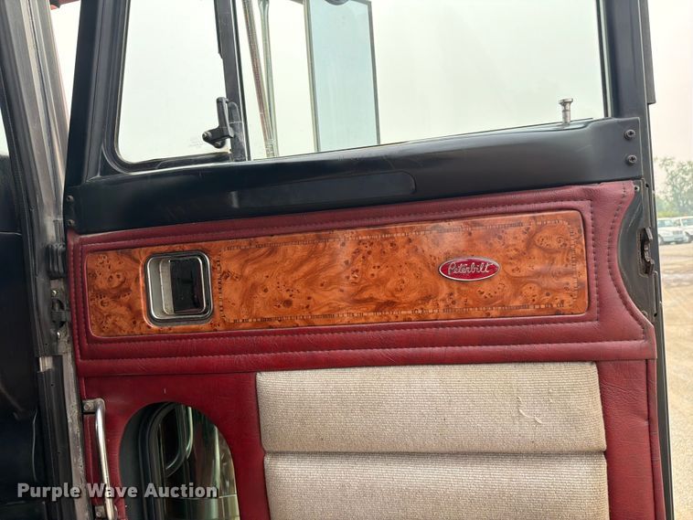image for item FC3253 2003 Peterbilt 379 semi truck