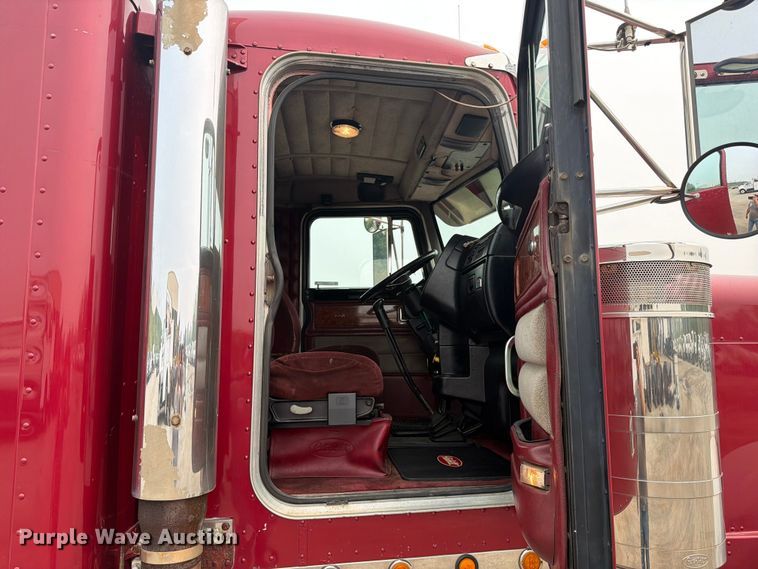image for item FC3253 2003 Peterbilt 379 semi truck
