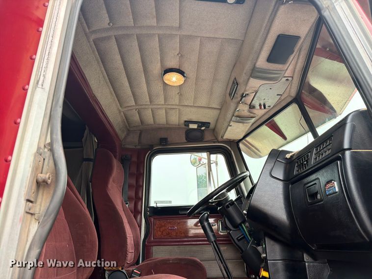 image for item FC3253 2003 Peterbilt 379 semi truck
