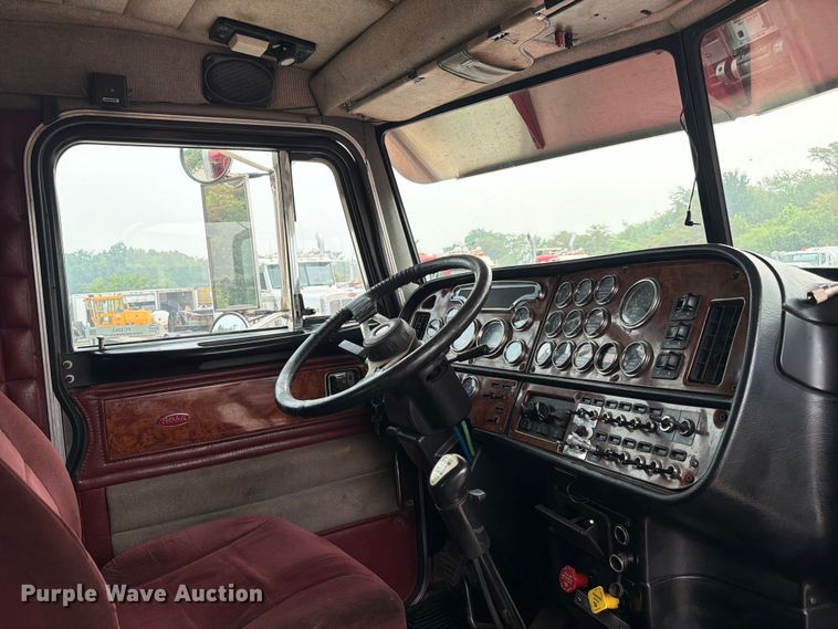 image for item FC3253 2003 Peterbilt 379 semi truck