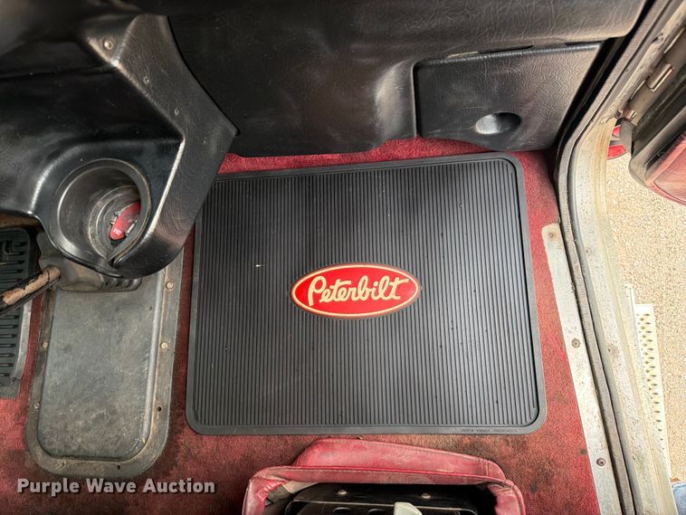 image for item FC3253 2003 Peterbilt 379 semi truck