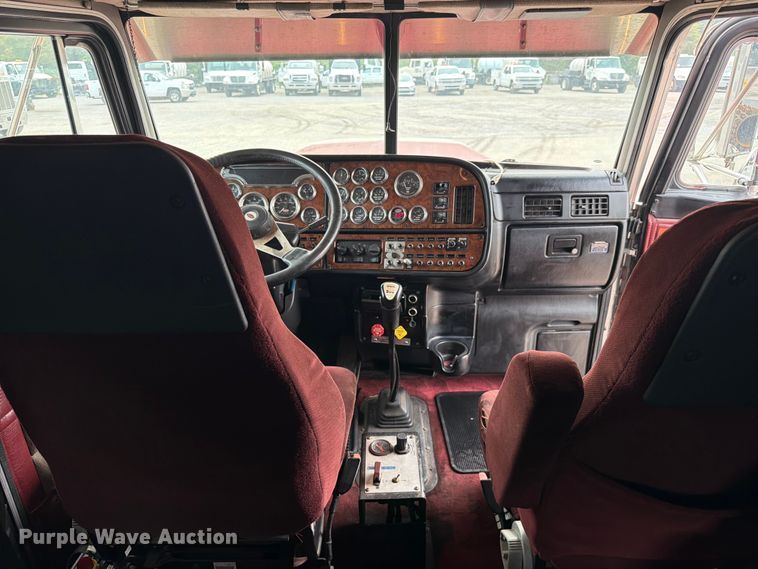 image for item FC3253 2003 Peterbilt 379 semi truck
