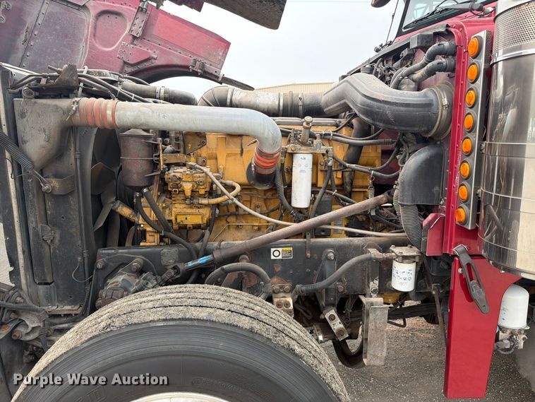 image for item FC3253 2003 Peterbilt 379 semi truck