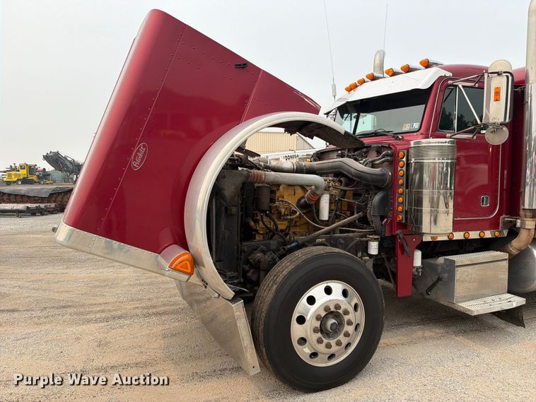 image for item FC3253 2003 Peterbilt 379 semi truck