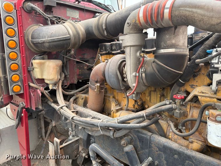 image for item FC3253 2003 Peterbilt 379 semi truck