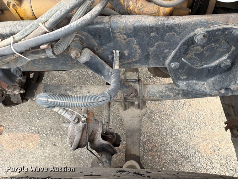 image for item FC3253 2003 Peterbilt 379 semi truck
