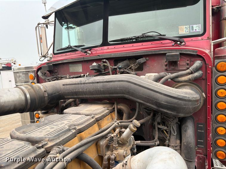 image for item FC3253 2003 Peterbilt 379 semi truck