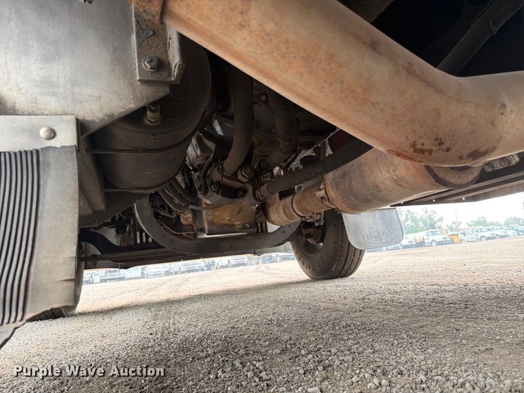 image for item FC3253 2003 Peterbilt 379 semi truck