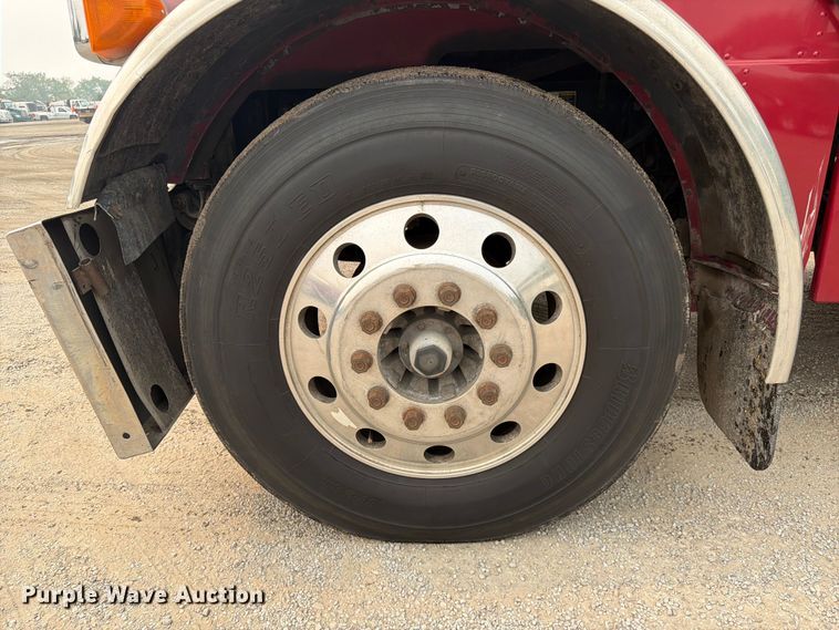 image for item FC3253 2003 Peterbilt 379 semi truck
