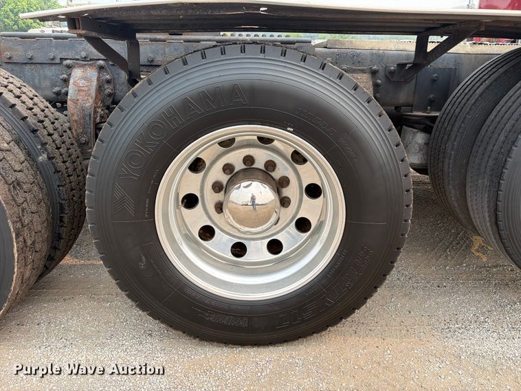 image for item FC3253 2003 Peterbilt 379 semi truck