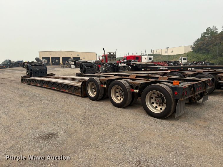image for item FC3254 2006 X-l Specialized Trailers XL102HDC lowboy equipment trailer