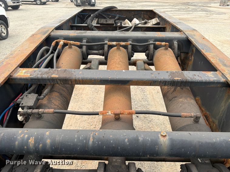 image for item FC3254 2006 X-l Specialized Trailers XL102HDC lowboy equipment trailer