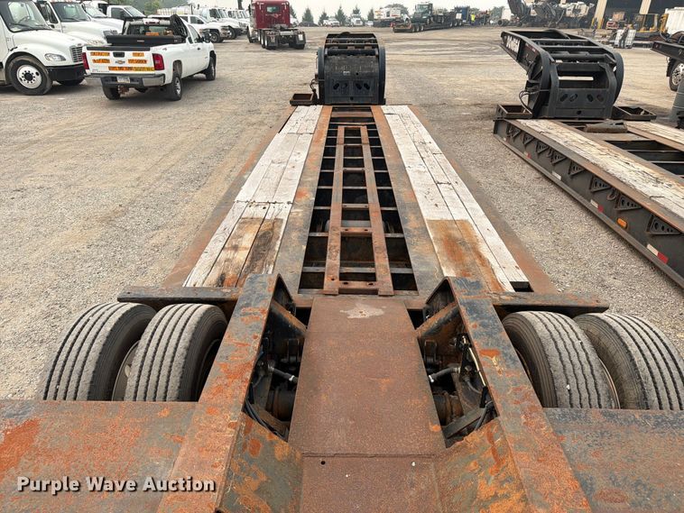 image for item FC3254 2006 X-l Specialized Trailers XL102HDC lowboy equipment trailer
