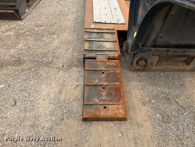 image for item FC3254 2006 X-l Specialized Trailers XL102HDC lowboy equipment trailer