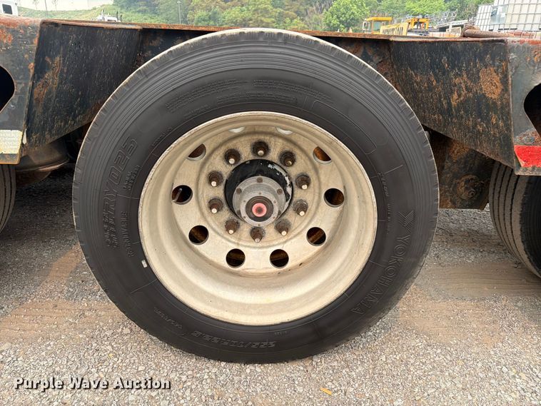 image for item FC3254 2006 X-l Specialized Trailers XL102HDC lowboy equipment trailer