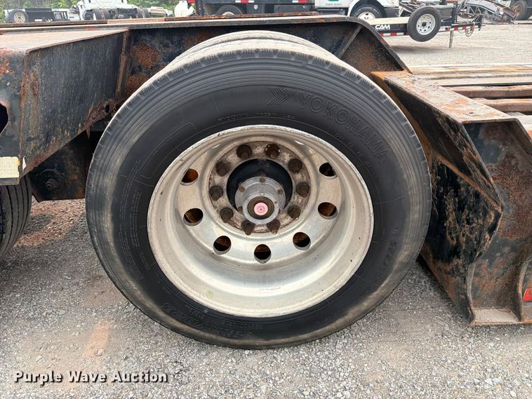 image for item FC3254 2006 X-l Specialized Trailers XL102HDC lowboy equipment trailer