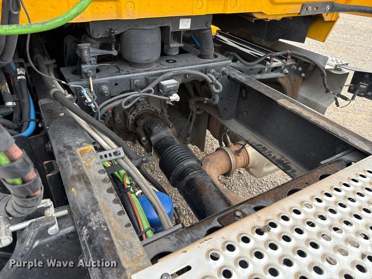 image for item FC4047 2023 International LT625 semi truck