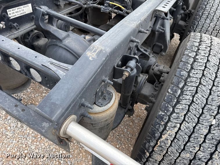 image for item FC4047 2023 International LT625 semi truck
