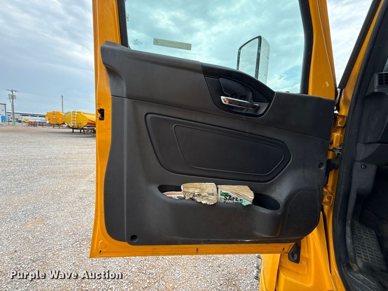 image for item FC4047 2023 International LT625 semi truck