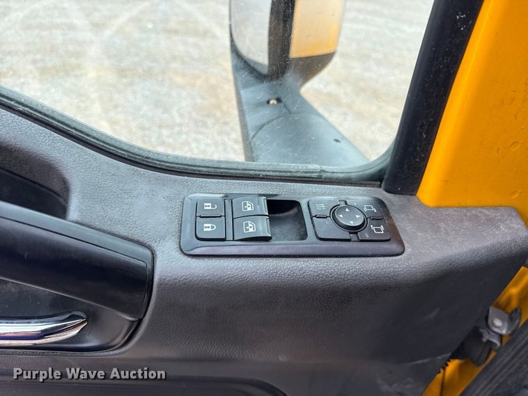 image for item FC4047 2023 International LT625 semi truck